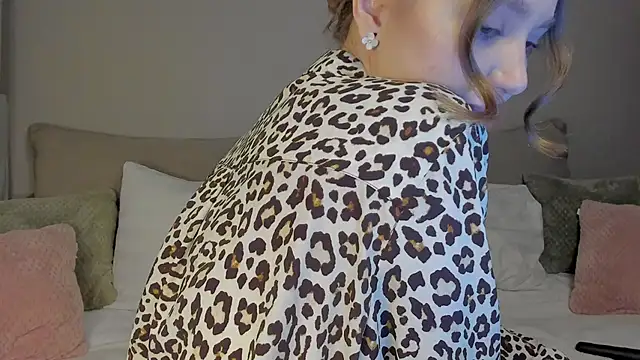 Stefa Evans online show from September 2025 07:10:02 PM