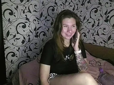 Snapshot of YourEmilie chatting on October 2025 05:42:02 PM YourEmilie online show from October 2025 05:42:02 PM