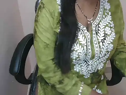 Snapshot of bold_naina chatting on October 2025 04:04:02 AM bold naina online show from October 2025 04:04:02 AM