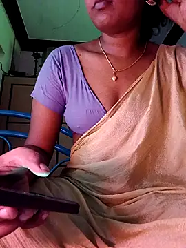 Snapshot of Tamil_Kavitha chatting on May 2026 05:22:02 AM Tamil Kavitha online show from May 2026 05:22:02 AM