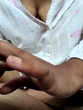 Snapshot of preethi-lovely chatting on November 2025 01:11:01 PM preethi-lovely online show from November 2025 01:11:01 PM