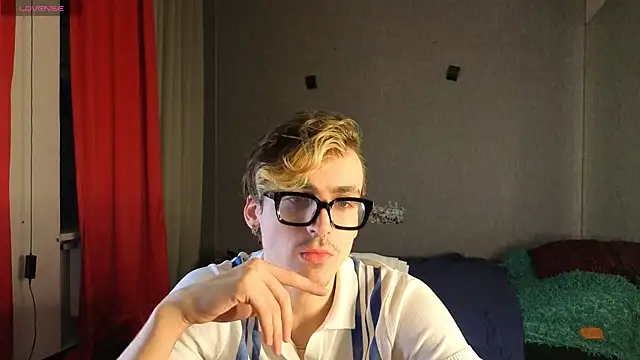OLIVER  MARTINEZ online show from October 2025 09:27:02 PM