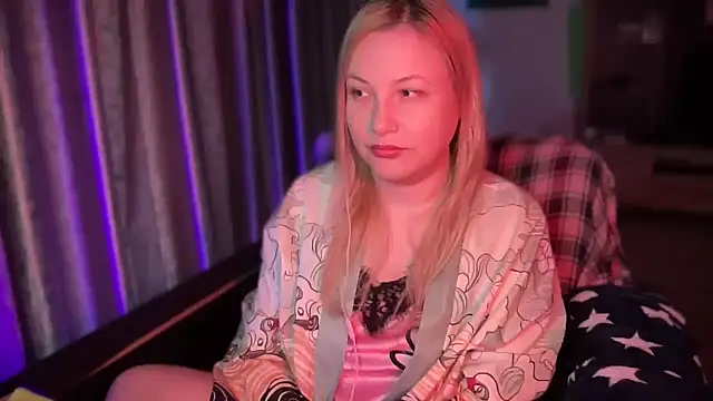 Snapshot of BikiHellena chatting on November 2025 06:40:02 AM BikiHellena online show from November 2025 06:40:02 AM