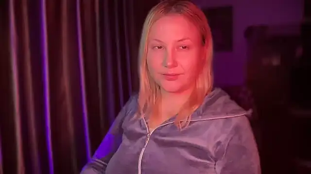 BikiHellena online show from February 2026 05:23:01 PM