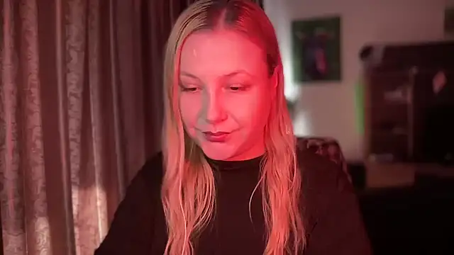 Snapshot of BikiHellena chatting on November 2025 09:46:02 AM BikiHellena online show from November 2025 09:46:02 AM