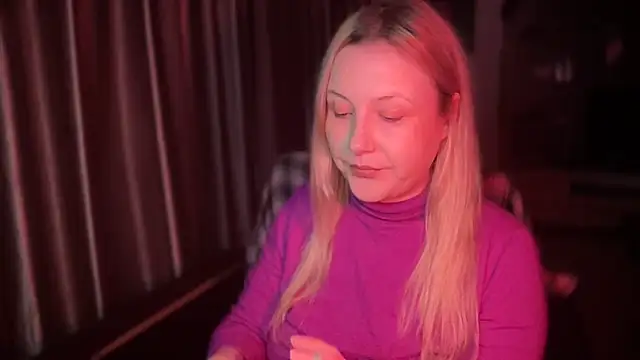 Snapshot of BikiHellena chatting on November 2025 07:03:01 PM BikiHellena online show from November 2025 07:03:01 PM