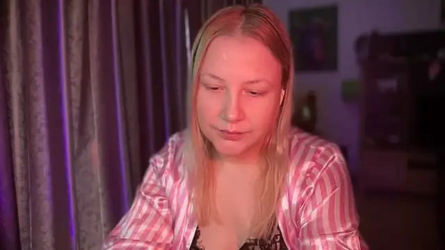 BikiHellena online show from April 2026 08:27:01 AM