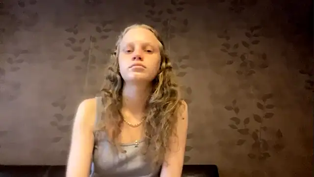 Snapshot of GlyndaCaver chatting on September 2025 09:48:02 AM GlyndaCaver online show from September 2025 09:48:02 AM