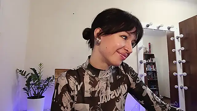 Snapshot of quiet_smile chatting on October 2025 08:16:01 AM quiet smile online show from October 2025 08:16:01 AM