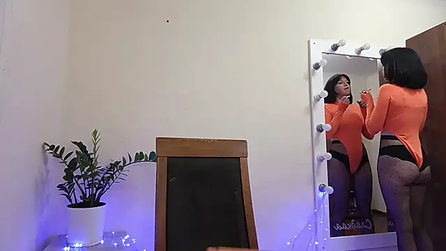 Snapshot of quiet_smile chatting on October 2025 02:28:01 PM quiet smile online show from October 2025 02:28:01 PM