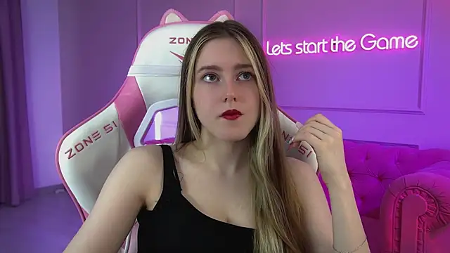 Snapshot of LexiBookwell chatting on May 2026 06:28:02 AM LexiBookwell online show from May 2026 06:28:02 AM