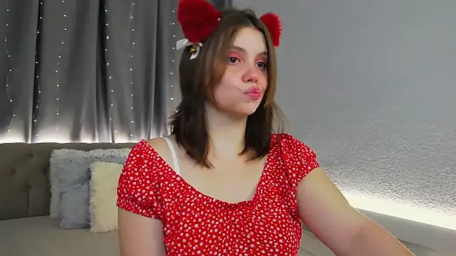 SoftLolli online show from September 2025 06:17:01 AM