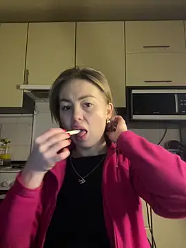 MartaLuna  online show from February 2026 07:33:01 PM