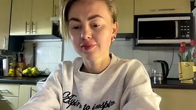 MartaLuna  online show from April 2026 07:30:01 PM