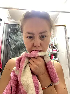 MartaLuna  online show from January 2026 09:22:01 PM