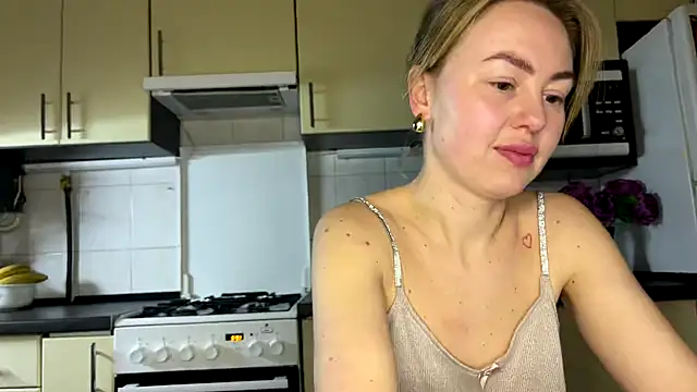 MartaLuna  online show from March 2026 09:00:02 PM