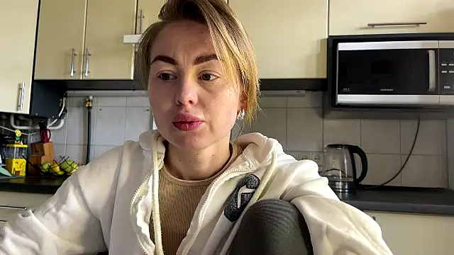 MartaLuna  online show from April 2026 09:33:01 AM