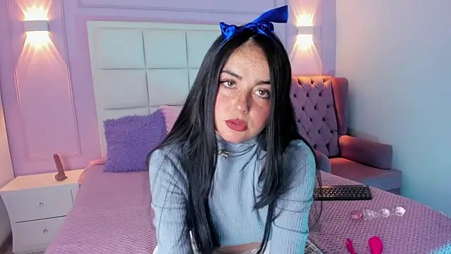 Ashleypetit online show from July 2026 01:19:01 PM