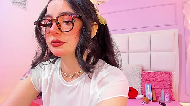 Ashleypetit online show from February 2026 12:46:01 PM