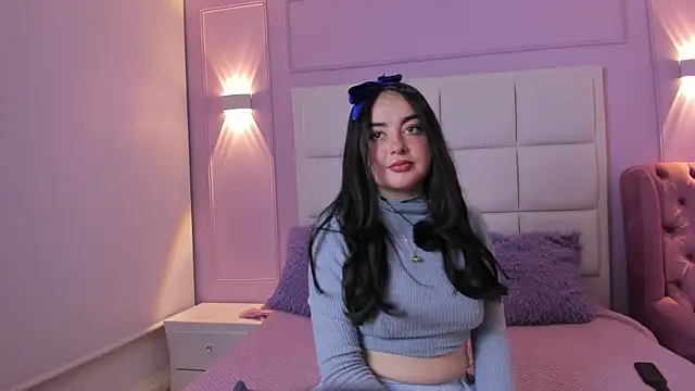 Ashleypetit online show from July 2026 01:19:02 PM