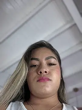 Snapshot of MayaMoanXXX chatting on October 2025 01:12:02 PM MayaMoanXXX online show from October 2025 01:12:02 PM