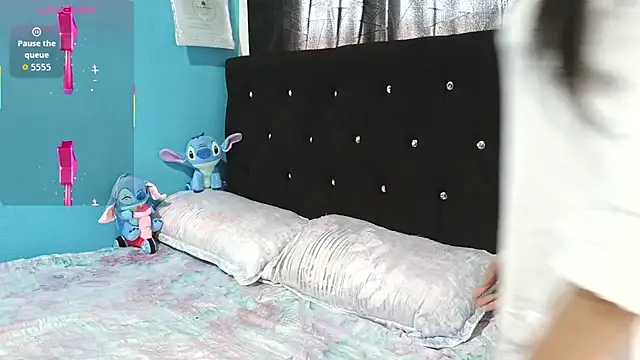 Snapshot of Maron_baez_18 chatting on October 2025 02:49:01 PM Maron baez 18 online show from October 2025 02:49:01 PM