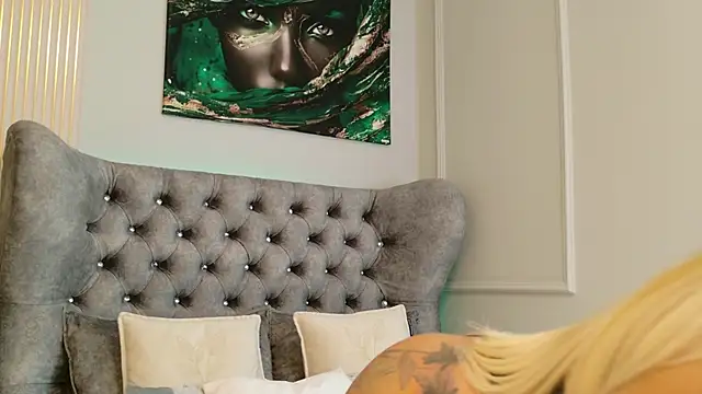 MeganXDesire online show from October 2025 04:55:02 AM