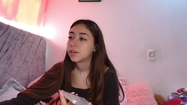kimmy vegga2 online show from September 2025 02:23:02 PM