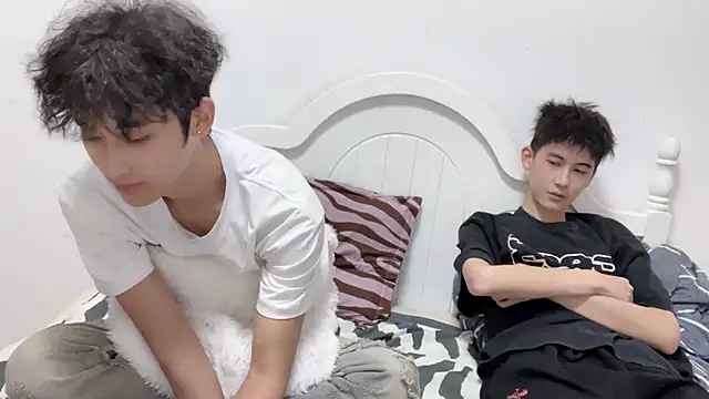 yangyang-2563 online show from October 2025 12:39:01 PM