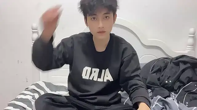yangyang-2563 online show from September 2025 01:05:02 PM