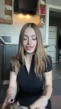 Elizabeth Tay online show from February 2026 09:53:01 AM