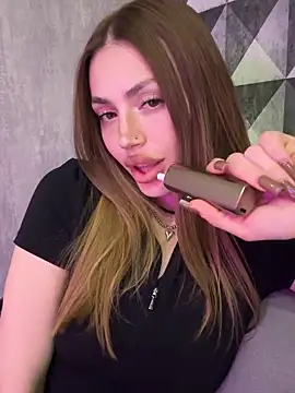 Elizabeth Tay online show from March 2026 06:53:01 PM