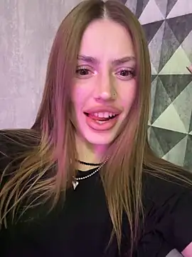 Elizabeth Tay online show from March 2026 06:31:01 PM