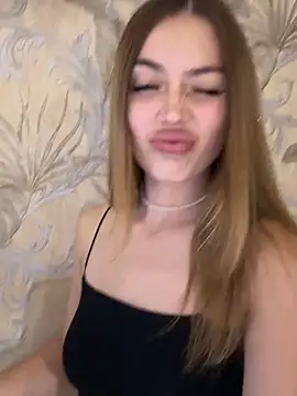 Elizabeth Tay online show from November 2025 07:06:02 PM