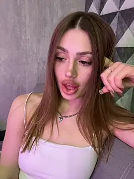 Elizabeth Tay online show from March 2026 06:26:01 PM