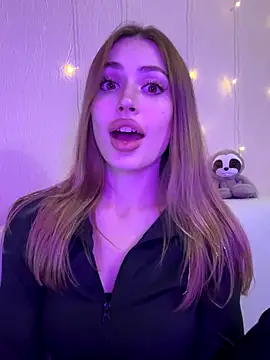 Elizabeth Tay online show from December 2025 05:14:01 PM