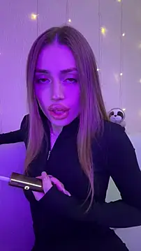 Elizabeth Tay online show from December 2025 06:25:01 PM