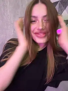 Elizabeth Tay online show from March 2026 05:47:02 PM