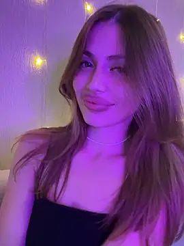 Elizabeth Tay online show from October 2025 05:33:02 PM