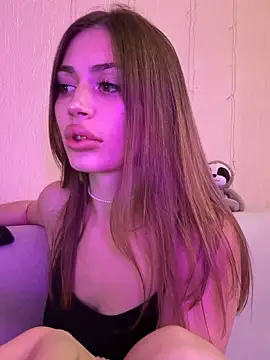 Elizabeth Tay online show from November 2025 03:49:02 PM