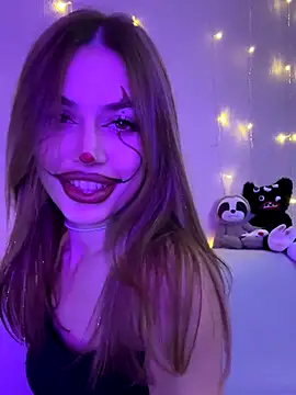 Elizabeth Tay online show from October 2025 05:53:02 PM