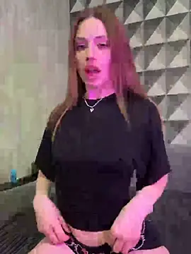 Elizabeth Tay online show from April 2026 06:45:02 PM