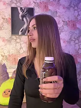 Elizabeth Tay online show from December 2025 06:29:02 PM