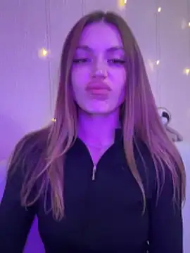 Elizabeth Tay online show from December 2025 07:28:02 PM