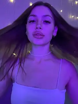 Elizabeth Tay online show from October 2025 05:23:02 PM