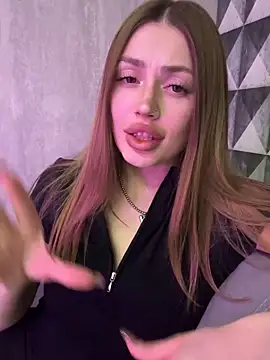 Elizabeth Tay online show from March 2026 06:47:01 PM