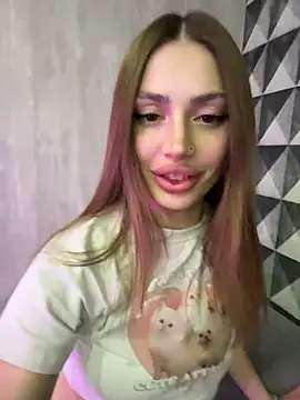 Elizabeth Tay online show from March 2026 07:32:01 PM