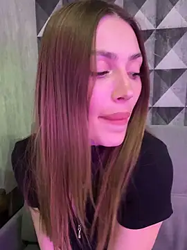 Elizabeth Tay online show from March 2026 06:35:01 PM