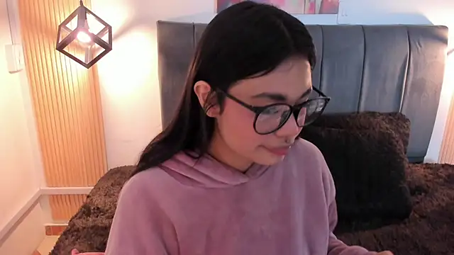 Evaa rosee  online show from October 2025 11:55:01 AM