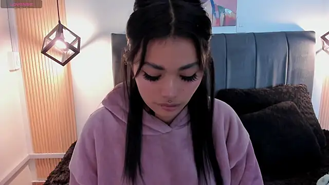 Evaa rosee  online show from September 2025 11:49:02 AM
